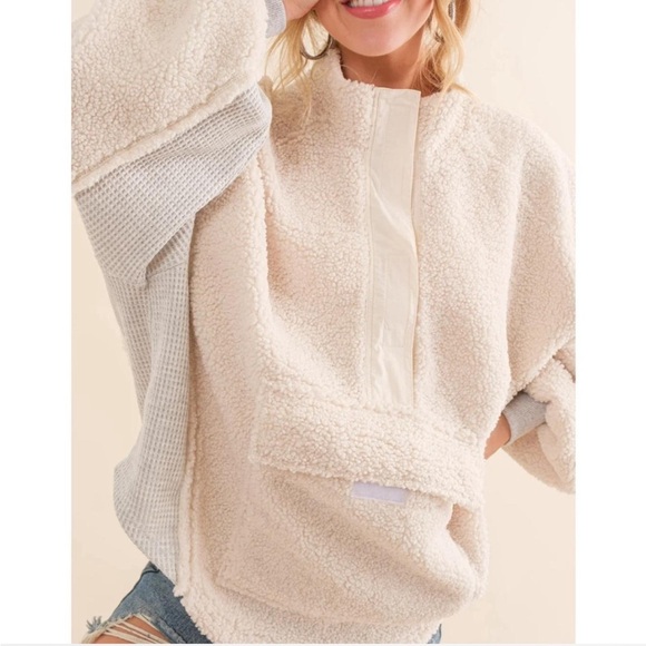 BDG Tops - Urban Outfitters BDG Kas Sherpa Pieced Oversized Sweatshirt XS